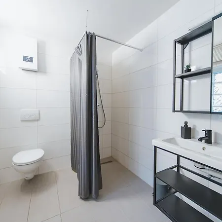 10a 40qm Wi-fi Free Parking Calm Back House *