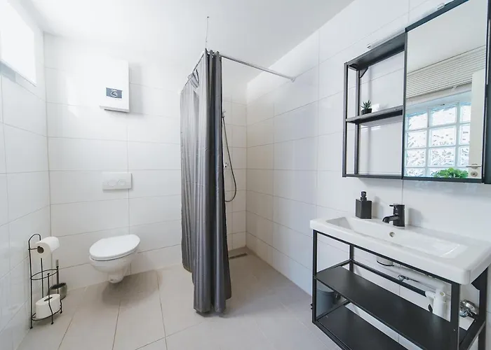 10a 40qm Wi-fi Free Parking Calm Back House *