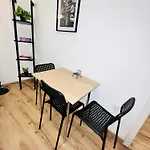 10a 40qm Wi-fi Free Parking Calm Back House Apartamento