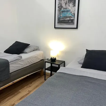 10a 40qm Wi-fi Free Parking Calm Back House